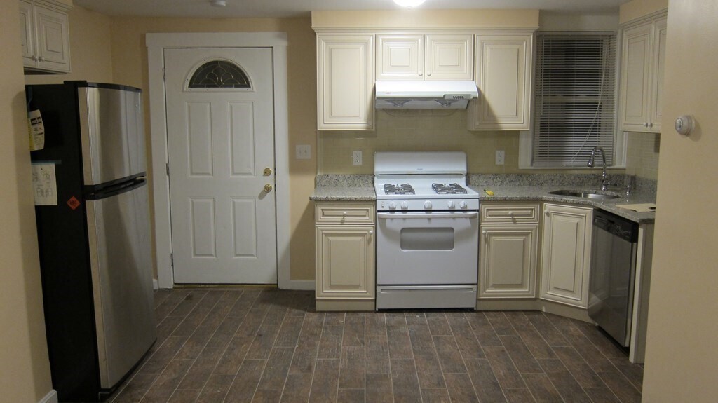 Primary Photo - 39 Rawson Rd