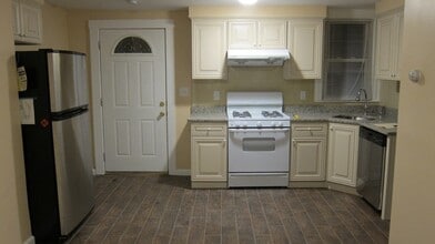 Building Photo - 39 Rawson Rd