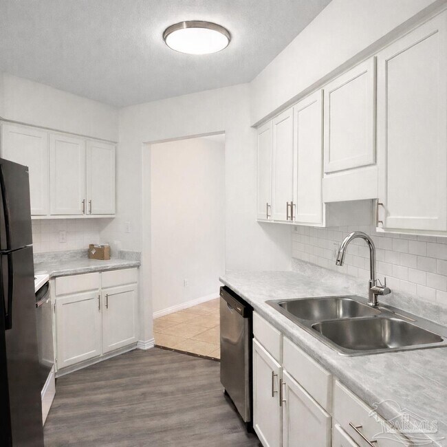 Foto del edificio - 7225 W Fairfield Dr