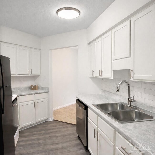 Building Photo - 7225 W Fairfield Dr