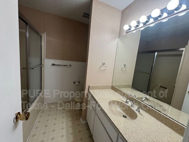 Foto del edificio - 6321 Kelly Dr