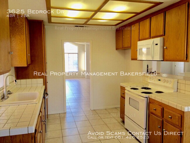 Building Photo - 3625 Bedrock Dr
