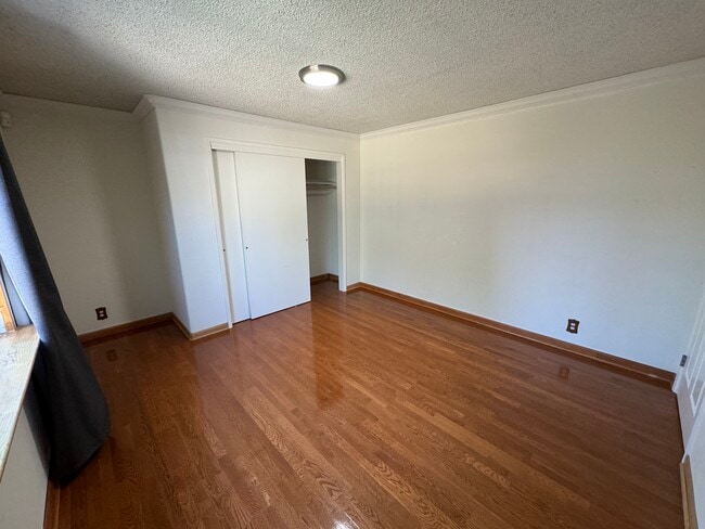 Photo - 2075 Lockwood Dr House