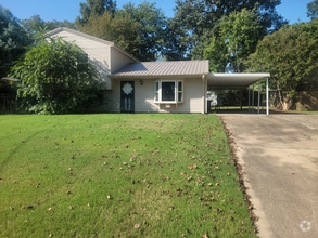 Building Photo - 2708 Noble Dr