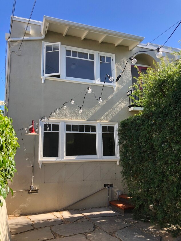 front of the place - 516 Bay St