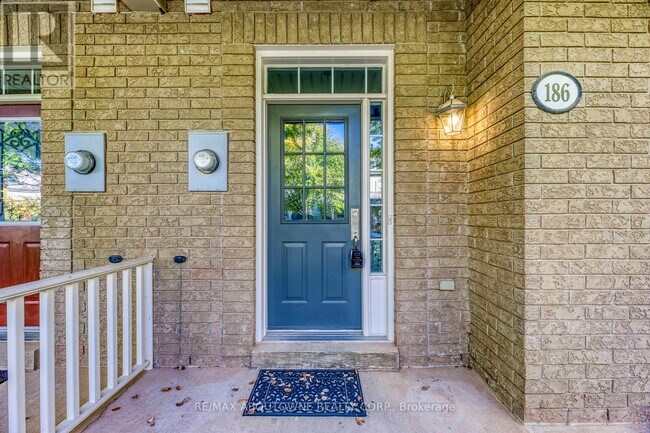 Building Photo - 186 Gatwick Dr