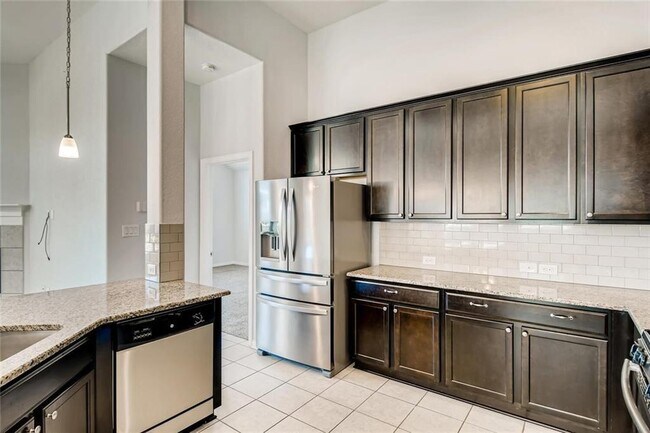Building Photo - 312 Esperanza Dr