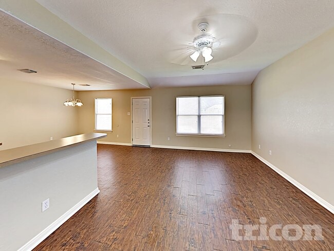 Building Photo - 220 Kellyn Ct