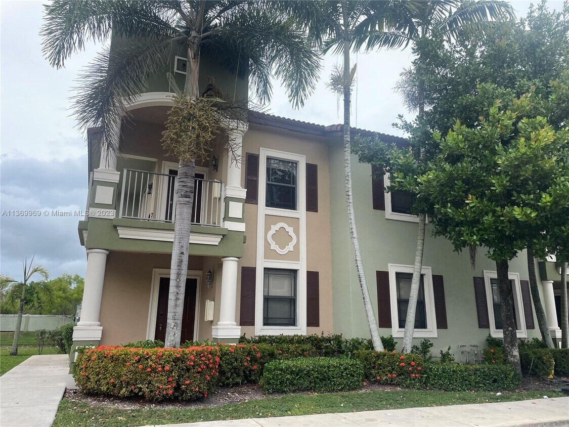 Primary Photo - 3585 NE 5th St