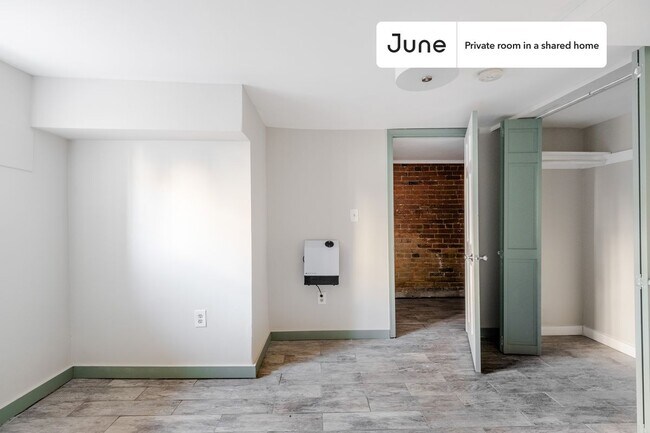 Foto del edificio - Private bedroom in 2 bed/1 bath Home
