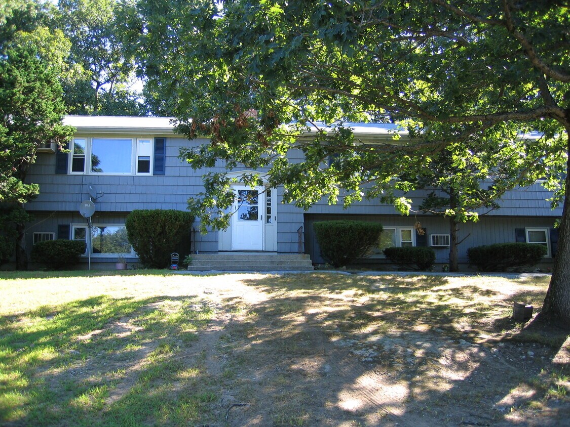 4 family apartment home - 87 Cheryl Ln