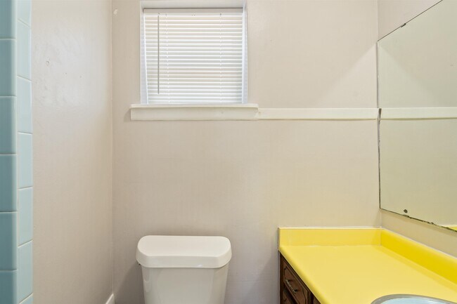 Foto del edificio - 701 E 6th St