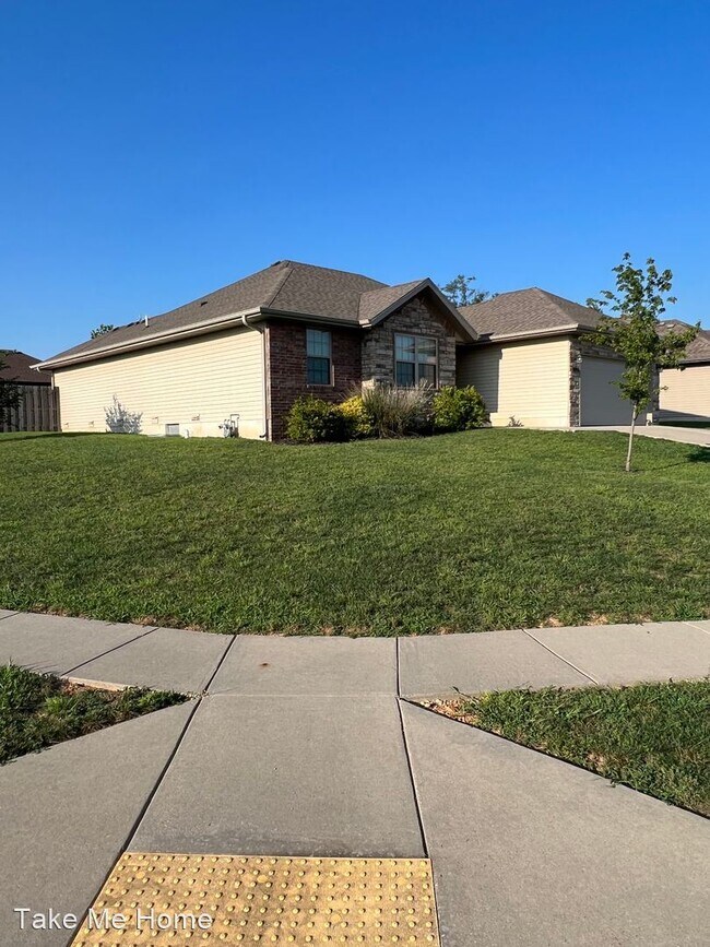 Foto del edificio - 3 br, 2 bath House - 1909 E Parrin Ave