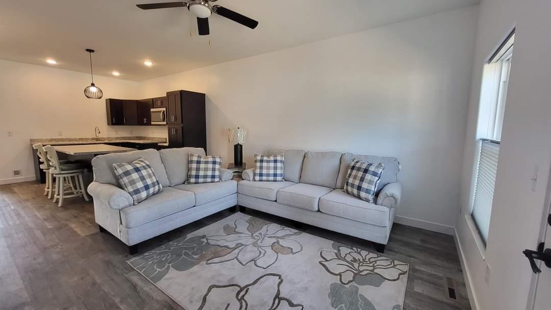 Foto del edificio - 305-311 W Madison St