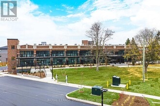 Building Photo - 555 Sanatorium Rd