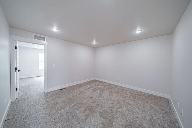Building Photo - 1382 Pinecrest Trl