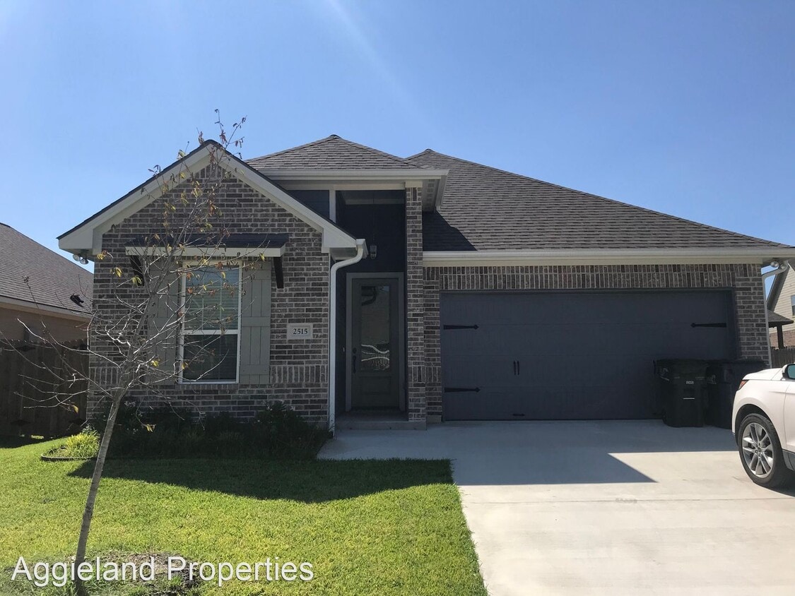 3 br, 2 bath House 2515 Cordova Ridge Ct House Rental in College