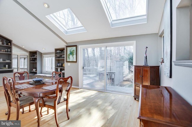 Foto del edificio - 1080 Carriage Hill Ct