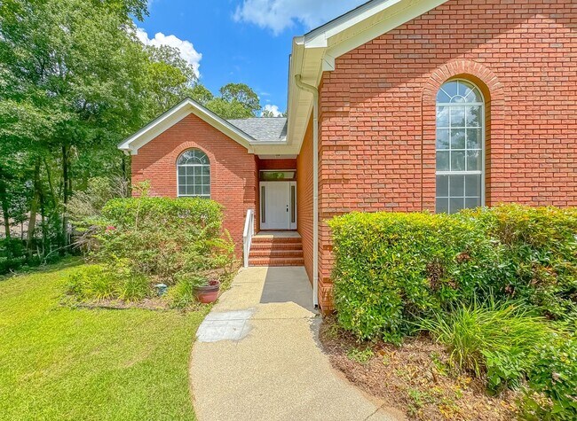 Foto del edificio - 4 BEDROOM 2.5 BATHROOM HOME IN OX-BOTTOM M...
