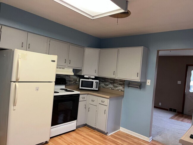 Foto del edificio - Coming Soon 2 Bedroom Ranch with office
