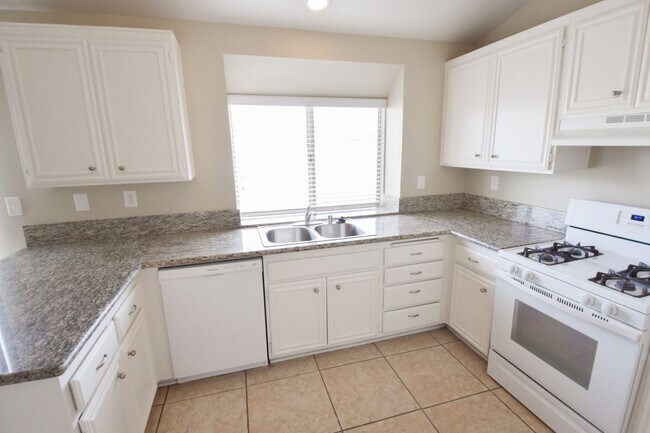 Foto del edificio - 100 Spectacular Bid St