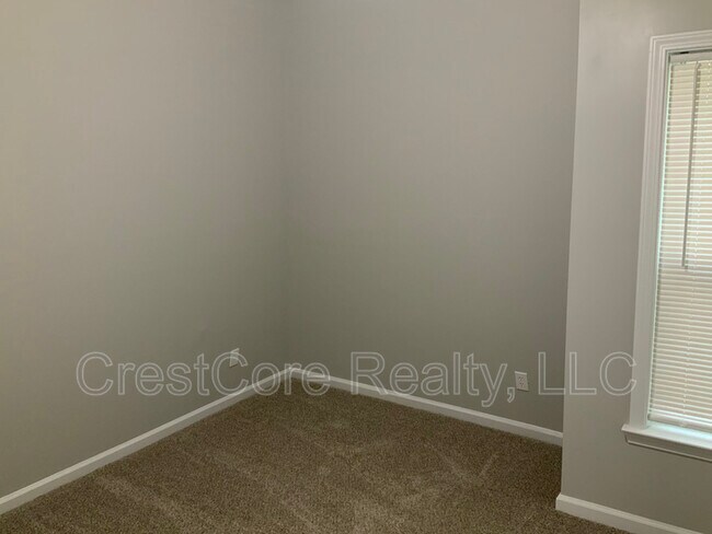 Building Photo - 3133 Estes St