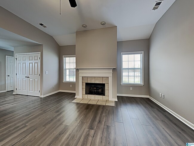 Building Photo - 204 Saratoga Ln