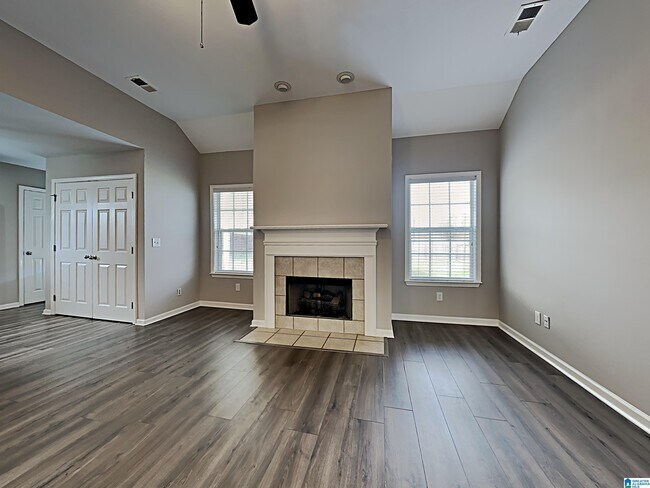 Foto del edificio - 204 Saratoga Ln