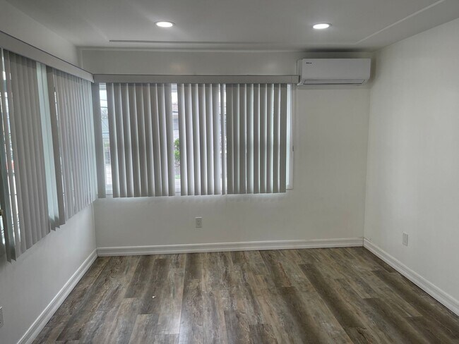 Foto del edificio - Updated 1 Bedroom 1 Bathroom apartment in San Diego