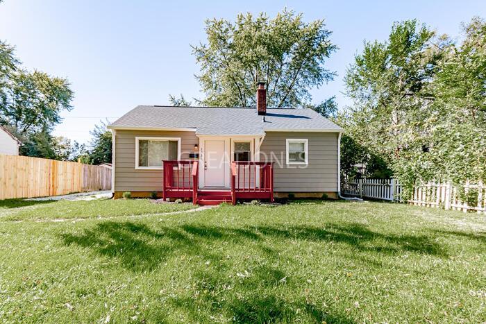 Primary Photo - 2036 W Kessler Blvd N Dr