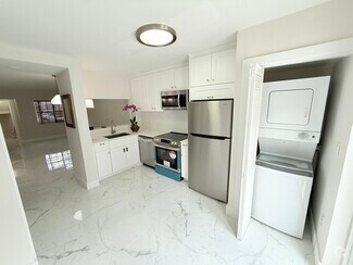 Building Photo - 6726 SW 130th Pl