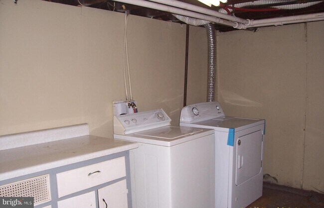 Foto del edificio - 128 Francis Ave