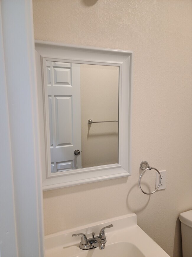 Foto del edificio - 22806 Shady Forest Dr