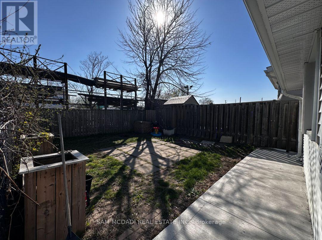 Building Photo - 266 Beach Rd