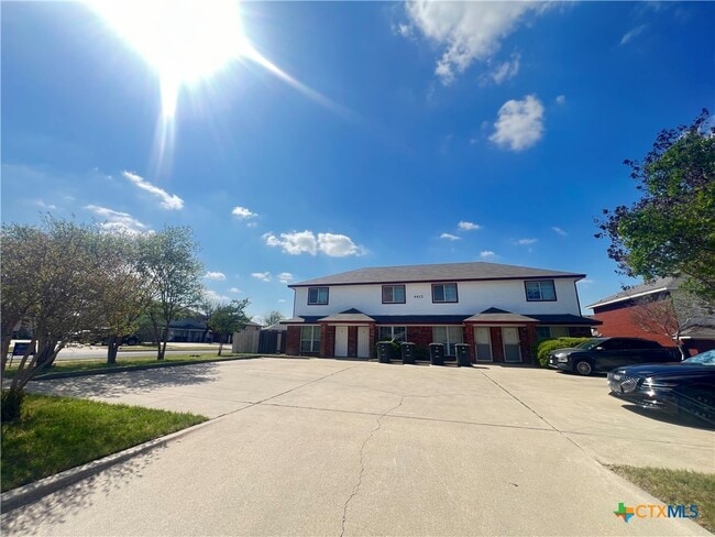 Foto del edificio - 4413 Abigail Dr