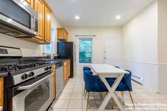 Foto del edificio - 59-61 Hillside St. Unit 3