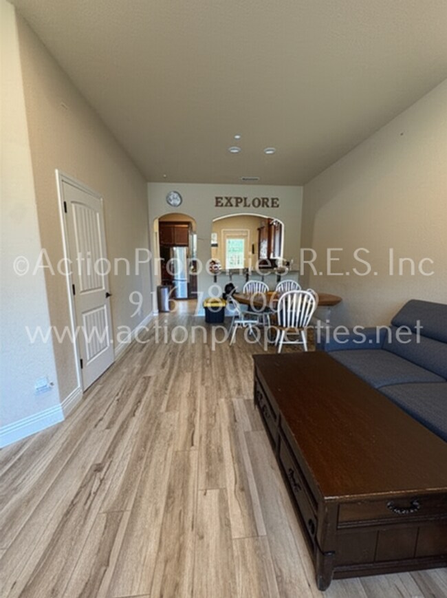 Foto del edificio - Gated Penryn Patio Home, 2 Story, 3 Bedroo...