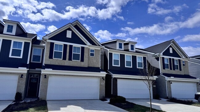 Building Photo - 1445 Superior Dr
