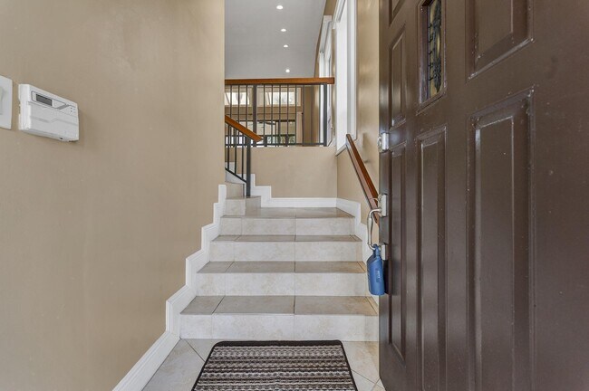 Building Photo - 7888 Granada Pl