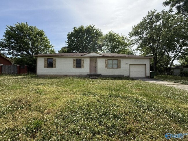 Building Photo - 1908 Catchings Dr NW