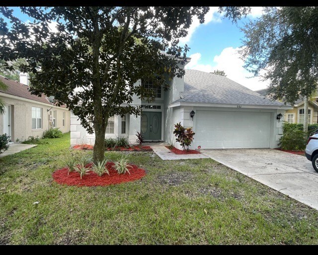 Foto principal - 990 N Lake Claire Cir