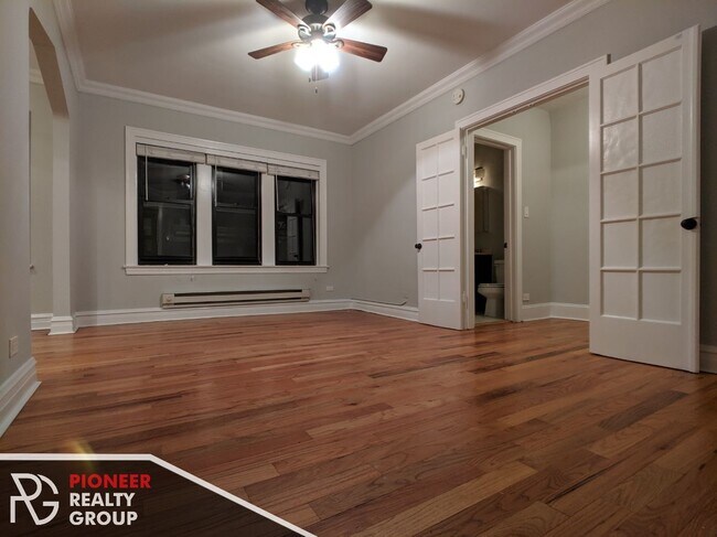 Building Photo - 4735 N Hermitage Ave