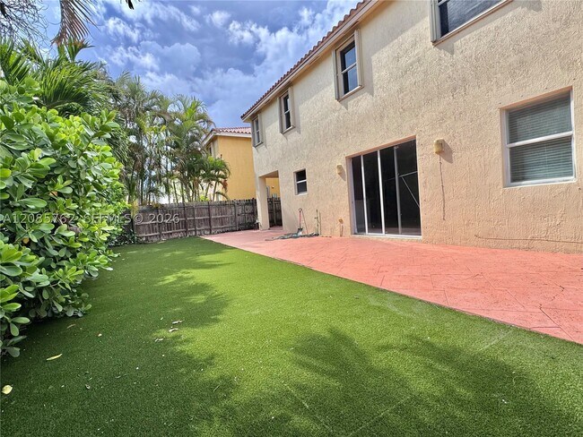 Foto del edificio - 12864 NW 7th St