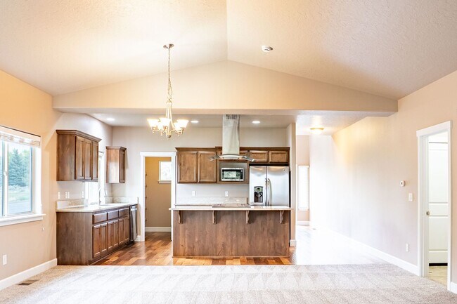 Foto del edificio - NE 3 Bdrm, 2 Bath House, Air Conditioning,...