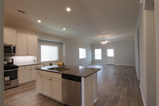 Foto del edificio - 1907 Benbrook Hollow Ln