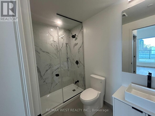 Building Photo - 10 Graphophone Grv