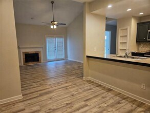 Building Photo - 8601 Park Ln