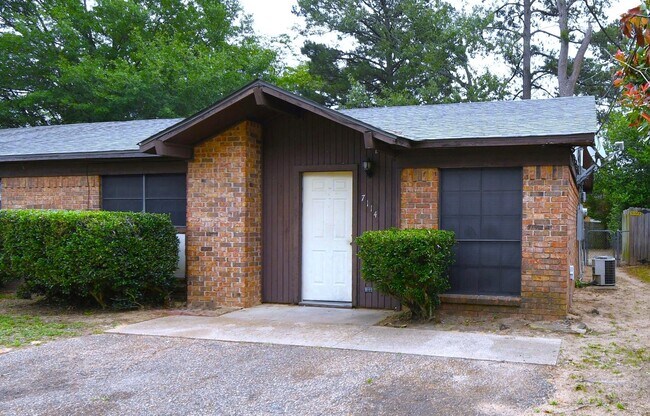 Foto del edificio - Economical 2 Bedroom Duplex in South Tyler-Lawn Care Included!
