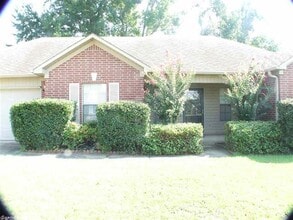 Building Photo - 13 Buttercup Ln