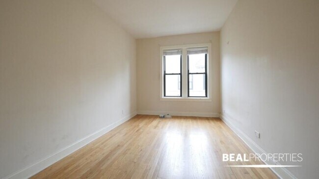 Building Photo - 1 bedroom in CHICAGO IL 60613